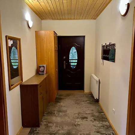 Pod Sosnami 롯지 Polnica