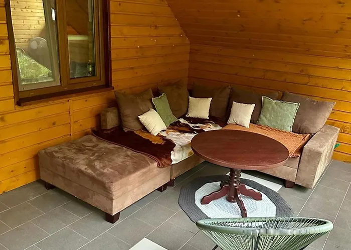 Pod Sosnami Domek letniskowy *